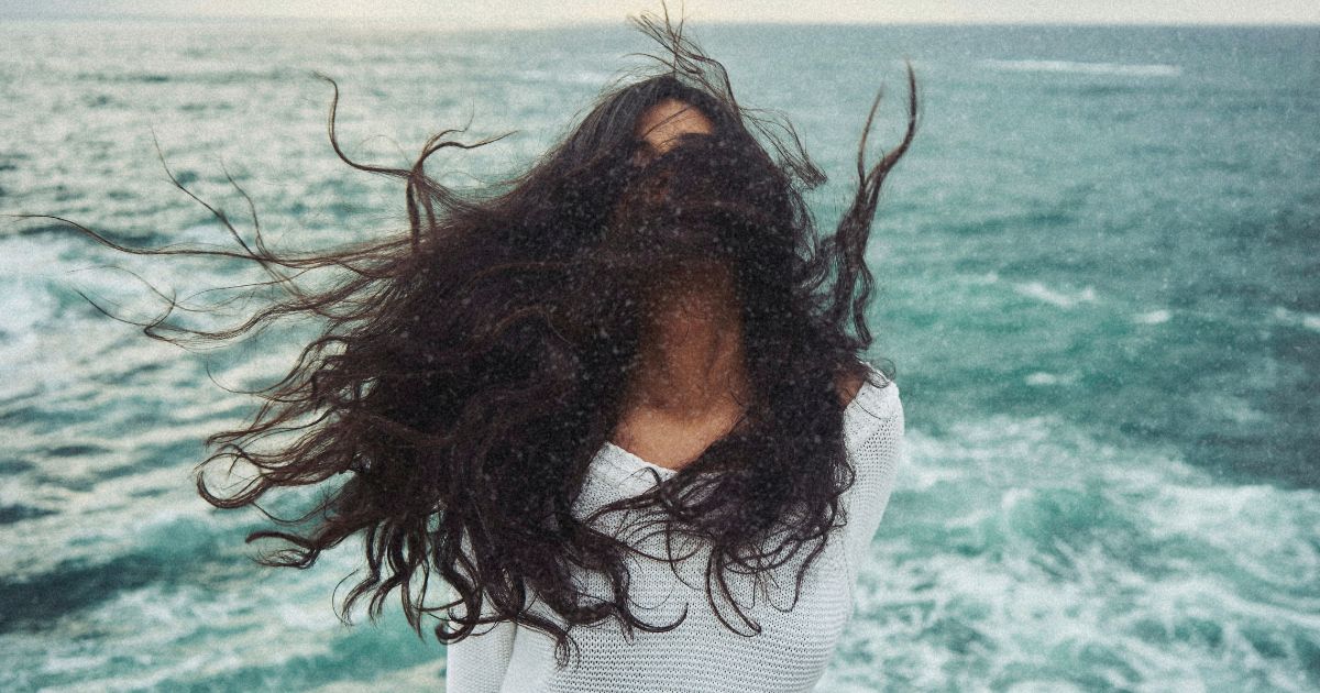 trendy-edit-how-to-manage-humidity-hair